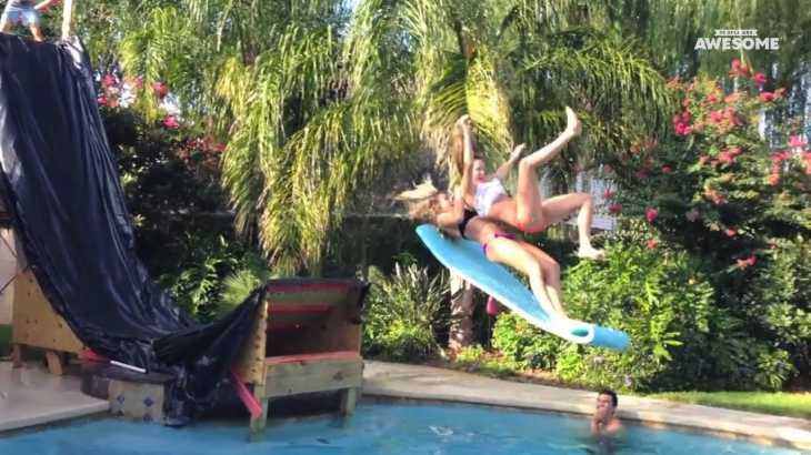 驚くべき超人!!Swimming Pool Tricks, Flips and High Dives! | People Are Awesome