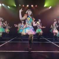 VRでNMB48を体感！劇場公演を最前列センター席からVRで撮ってみた (小嶋チームBII 2番目のドア公演「法定速度と優越感」) / NMB48[公式]